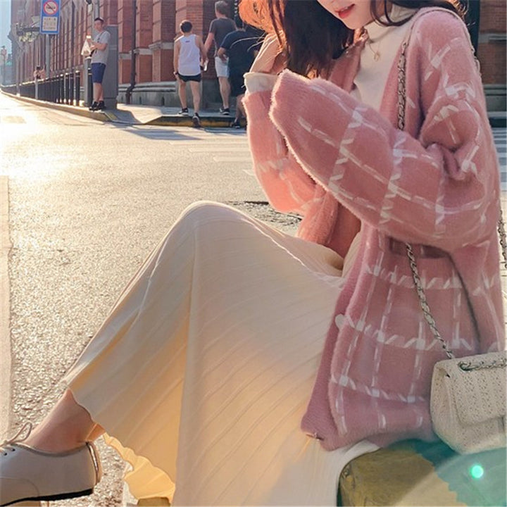 Women plaid cardigan comfortable with relaxed fit and applied pockets Lune London