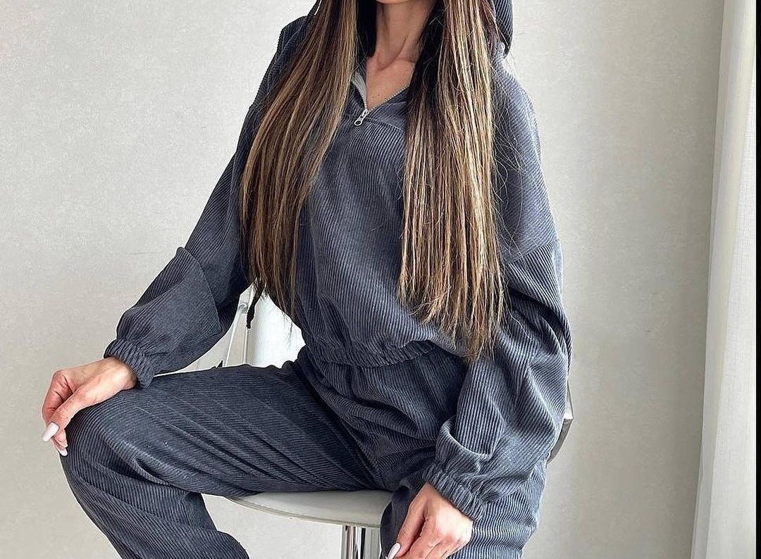 Women's Elegant Sports Set in Hoodie and Jogging Pants Lune London