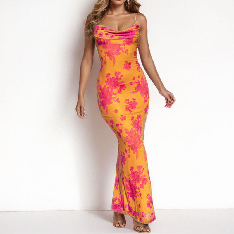 Robe maxi femme avec un élégant décolleté à cascades et des bretelles spaghetti décoratives Chic & Stil
