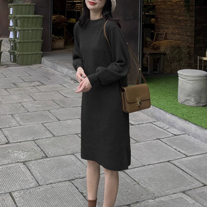 Elegant knitted dress for women with vertical ribbed design Lune London