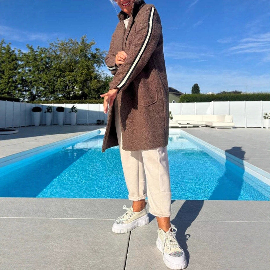 Women elegant teddy coat with two pockets and sporty stripes Lune London