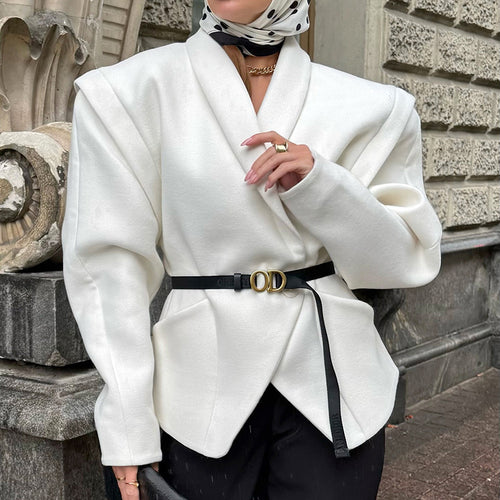 Elegant blazer jacket for women with a fitted silhouette and wide belt Lune London