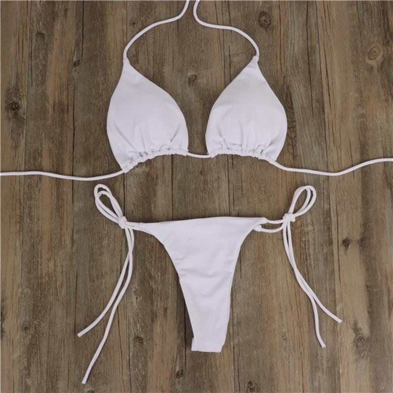 Women's bikini set with adjustable straps and minimalist design Chic und Stil
