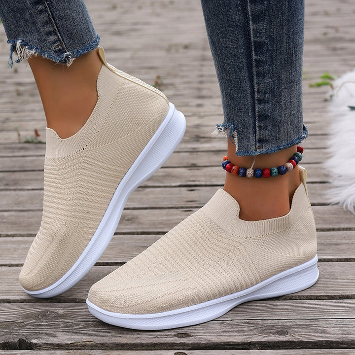 Comfortable slip-on sneakers for women with breathable material upper Lune London