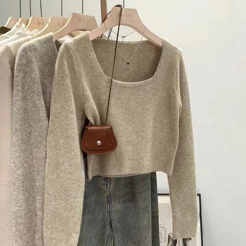 Casual sweater for women with square neckline and fine texture Lune London