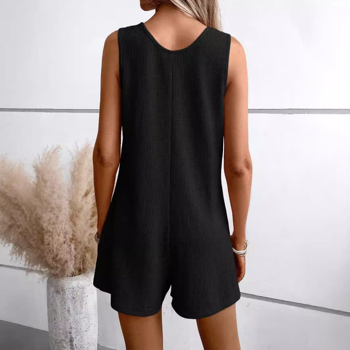 Ladies casual jumpsuit in breathable waffle structure with button placket and practical pockets Lune London