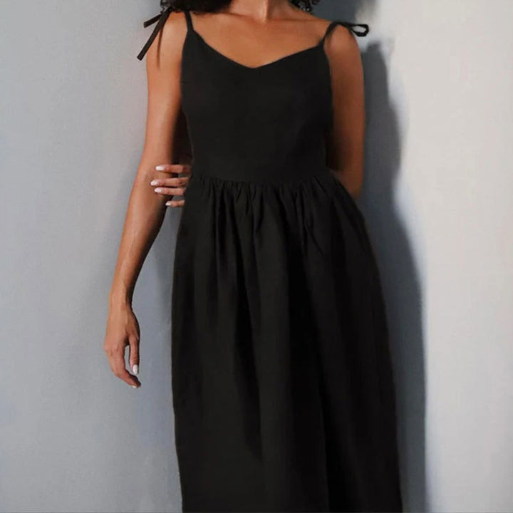 Robe longue en lin pour femmes avec décolleté en V profond et taille cintrée Chic & Stil