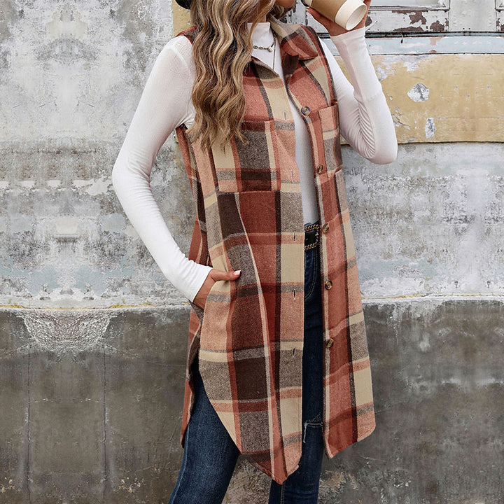Lune London long sleeve women's cardigan with plaid pattern and practical pockets