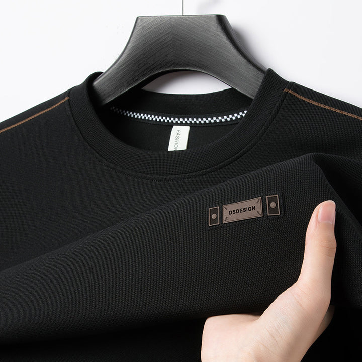 Elegant pullover for men with round neck in fine functional material Lune London