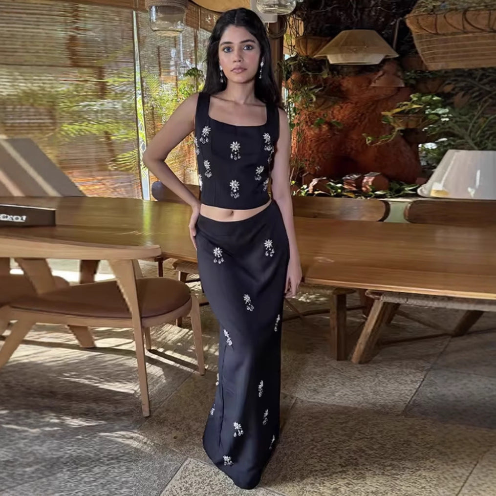 Women Elegant, embroidered top and skirt set Lune London