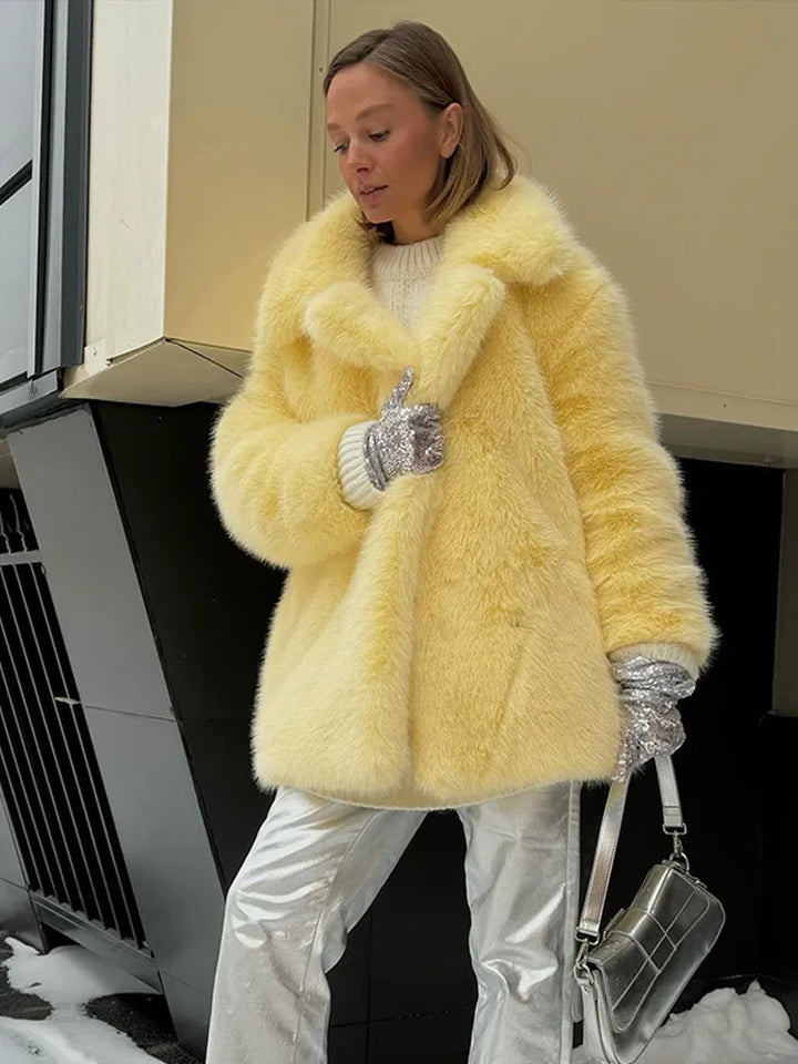 Luxurious faux fur fox jacket for ladies with an elegant cut Lune London