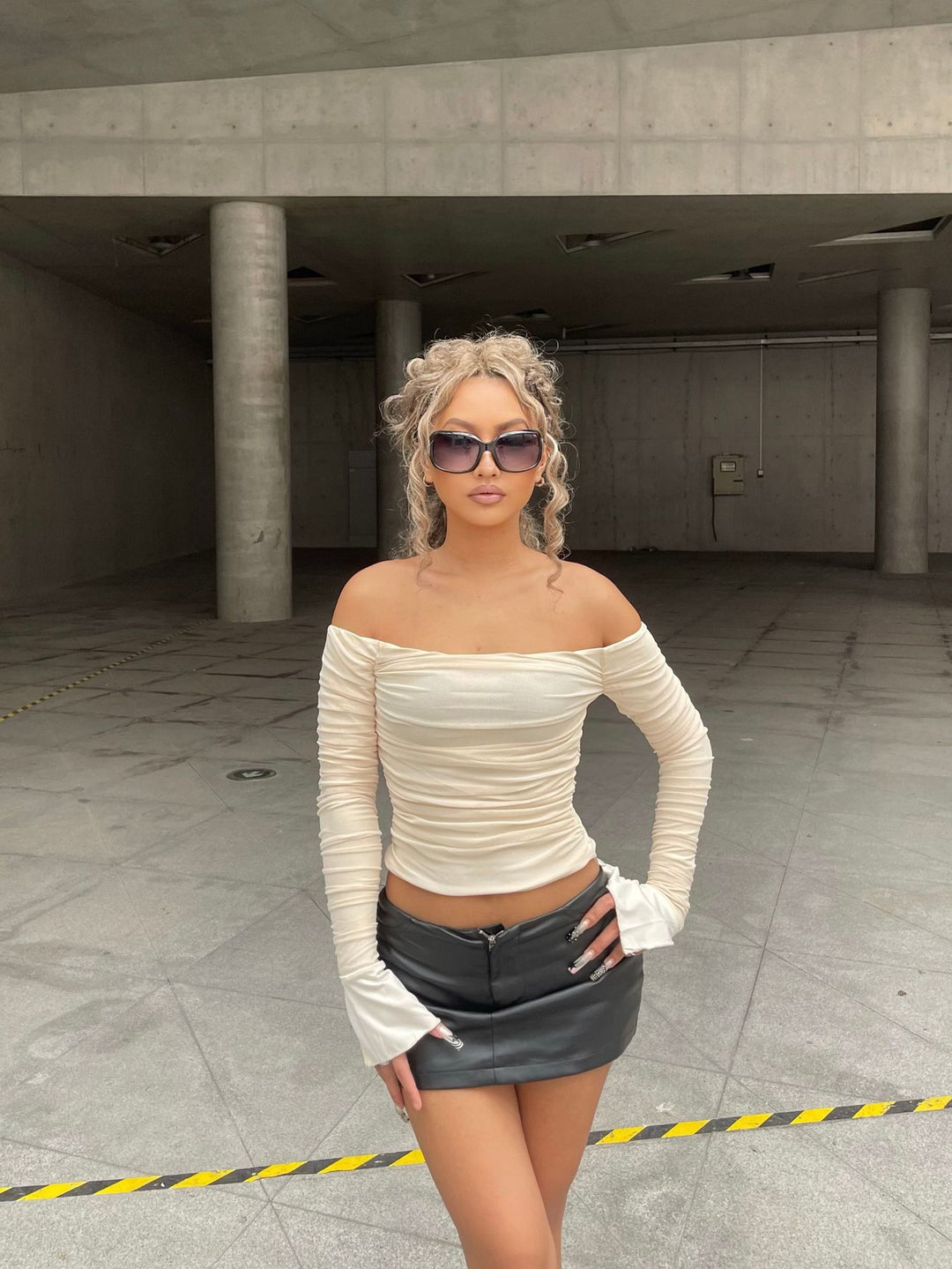 Ladies Elegant top with long sleeves and refined ruffle details Lune London