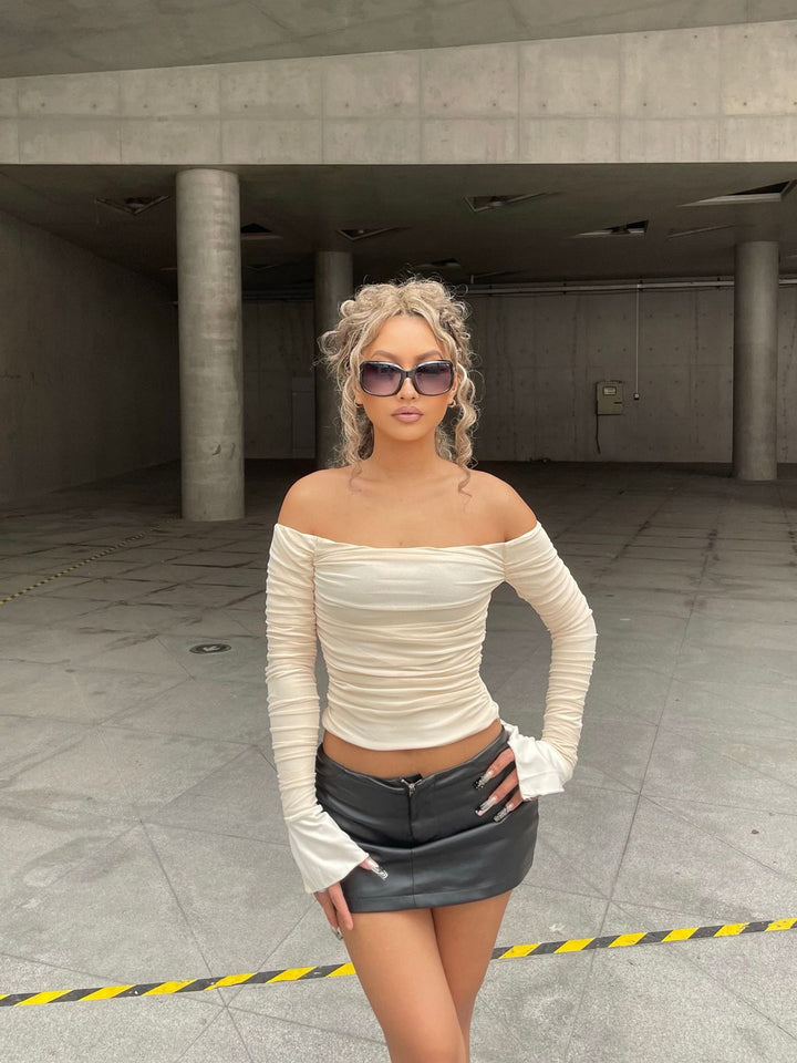 Ladies Elegant top with long sleeves and refined ruffle details Lune London