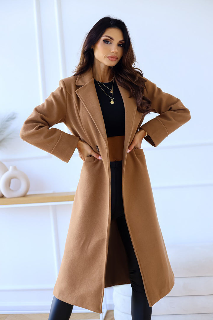 Elegant wool coat for women with classic lapels and timeless design Lune London