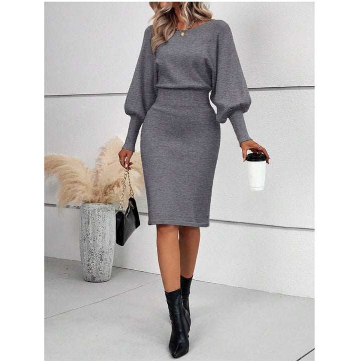 Casual knit dress for women with wide sleeves and a chic and stylish waist