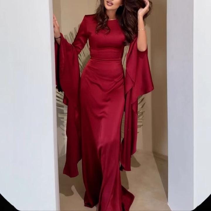 Ladies Elegant Evening Dress with Voluminous Sleeves and Body-Hugging Fit Lune London