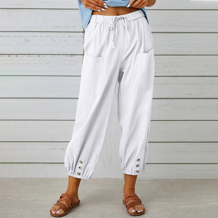 Comfortable leisure pants for women with side pockets and suspenders Lune London