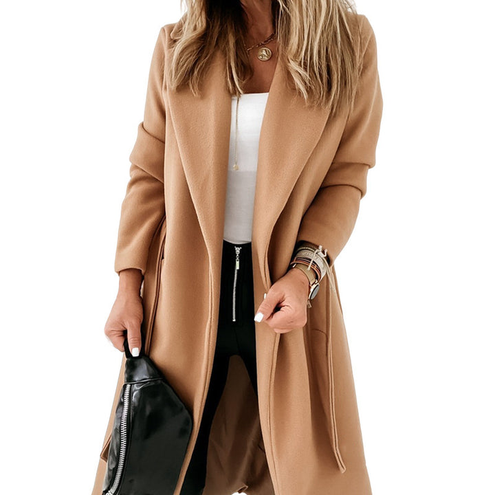 Stylish and comfortable women's coat with a fitted cut Lune London