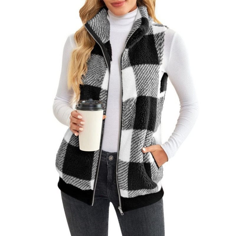 Fleece vest for women with plaid pattern and high-quality zipper Lune London