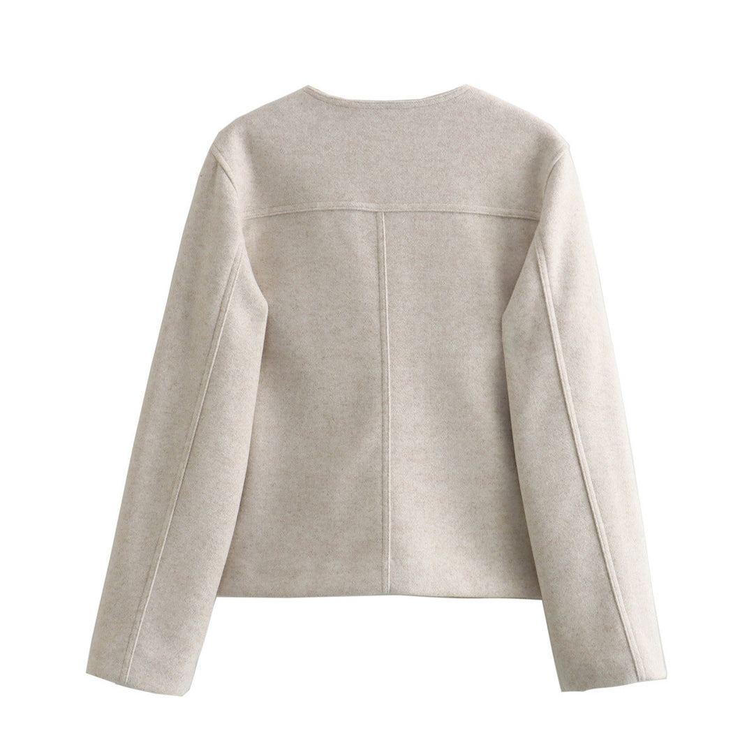 Veste blazer féminine tendance avec des boutons dorés et des poches plaquées Lune London