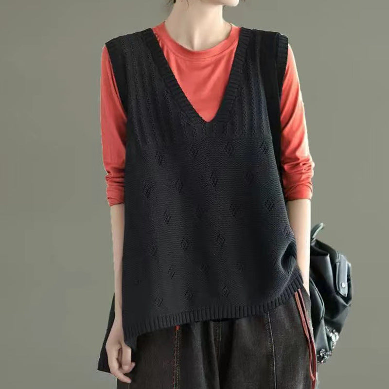 Knitted vest for women with V-neck and airy lace pattern Lune London