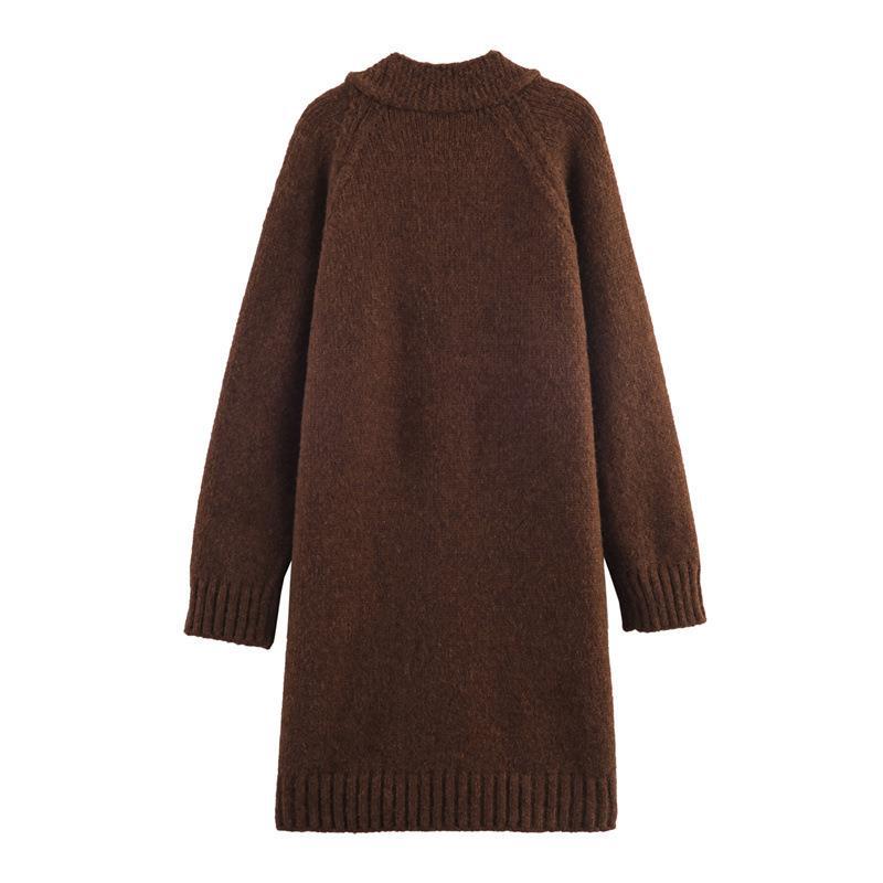 Ladies Long Cardigan with elegant button placket and soft fluid material Lune London