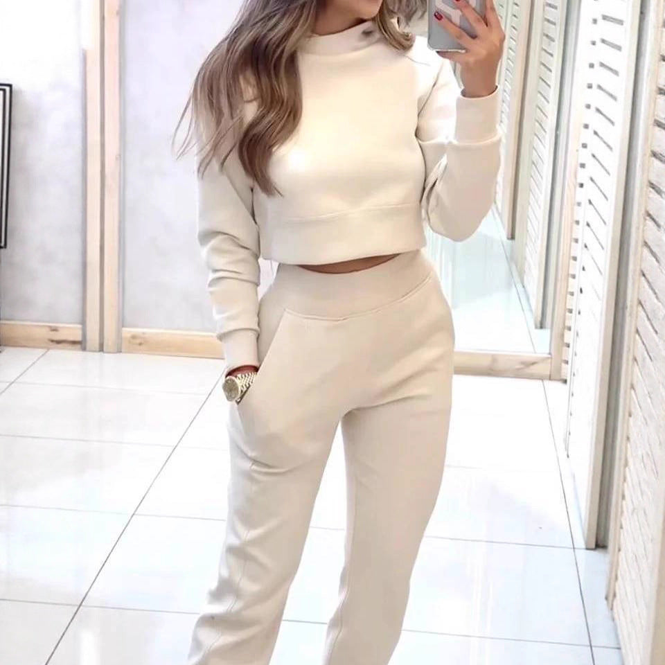 Chic und Stil Women's High Neck Sweatshirt Set