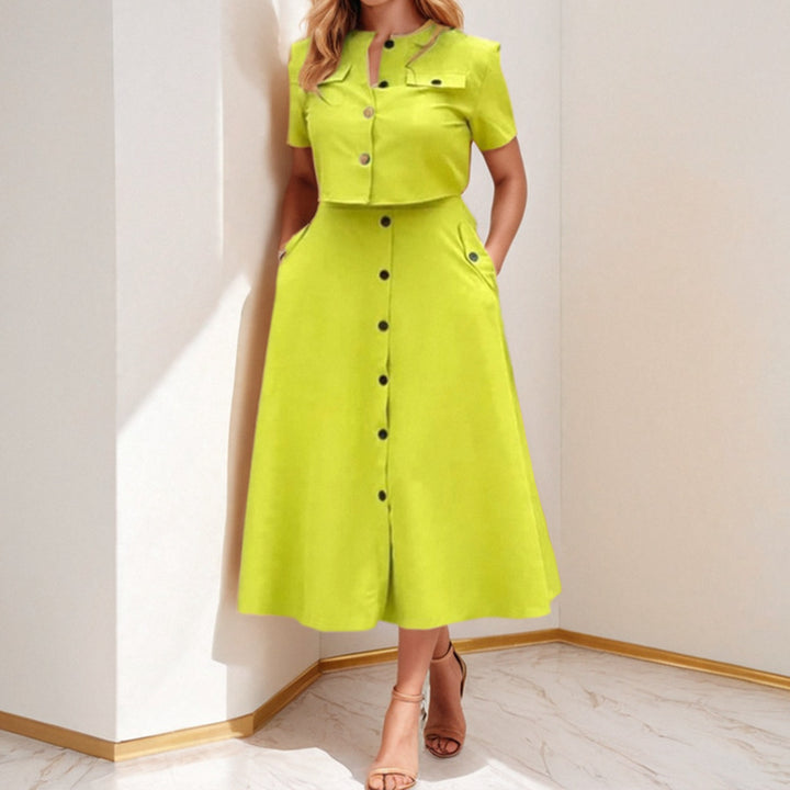 Robe deux pièces pour femmes avec veste courte et longueur mi-mollet ajustée Chic & Stil