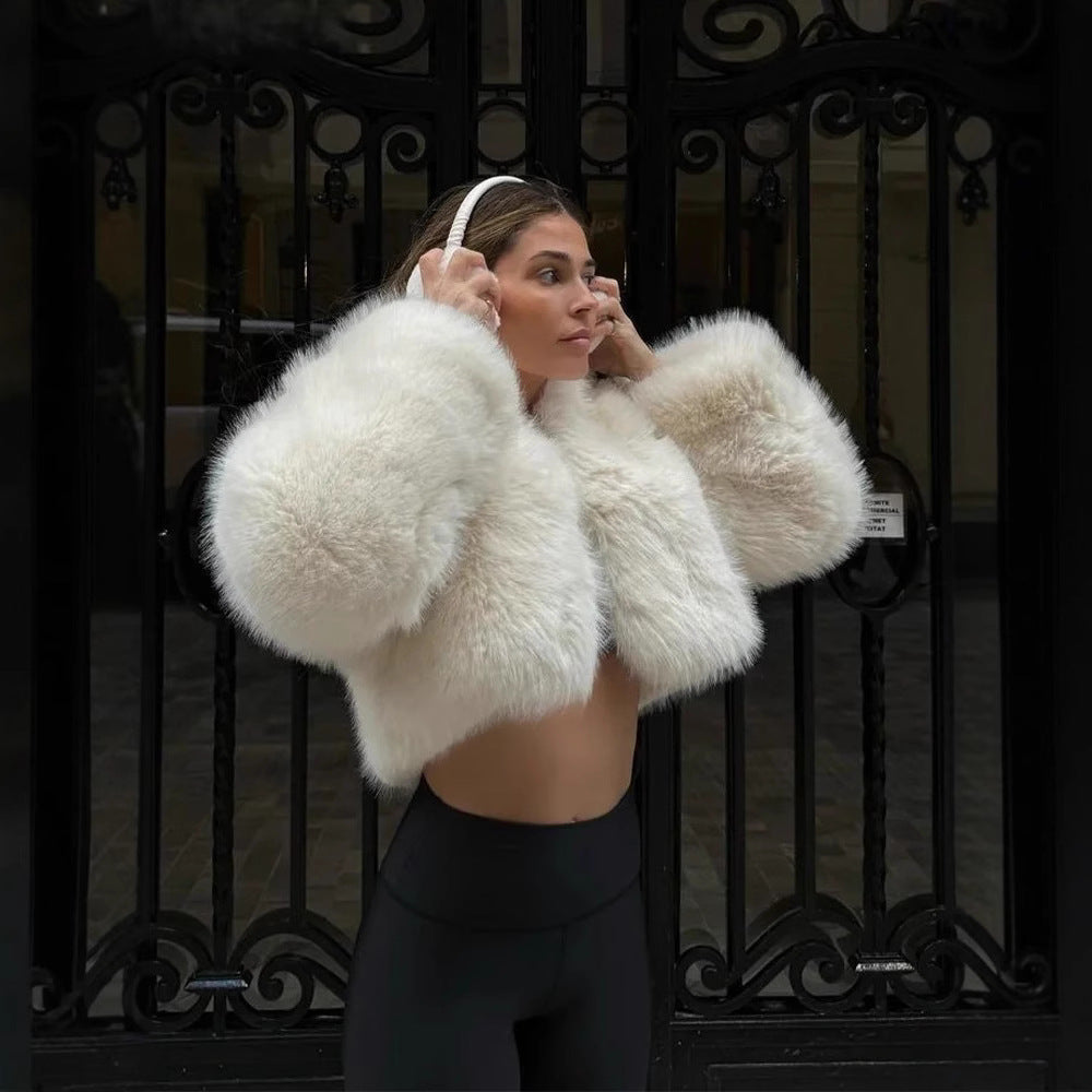 Short cozy jacket for women with voluminous sleeves Lune London