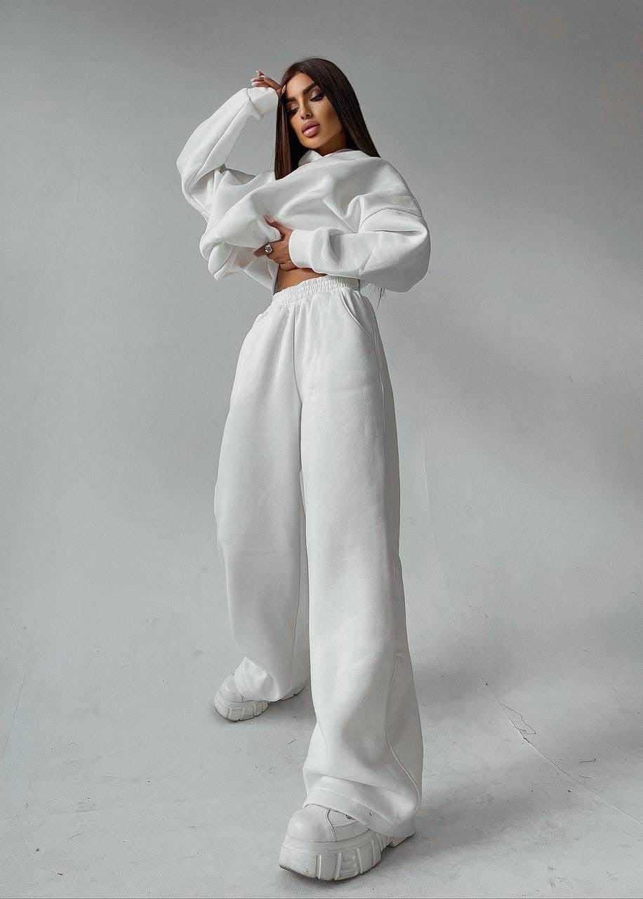Casual and trendy jogger set for women with oversized hoodie Lune London
