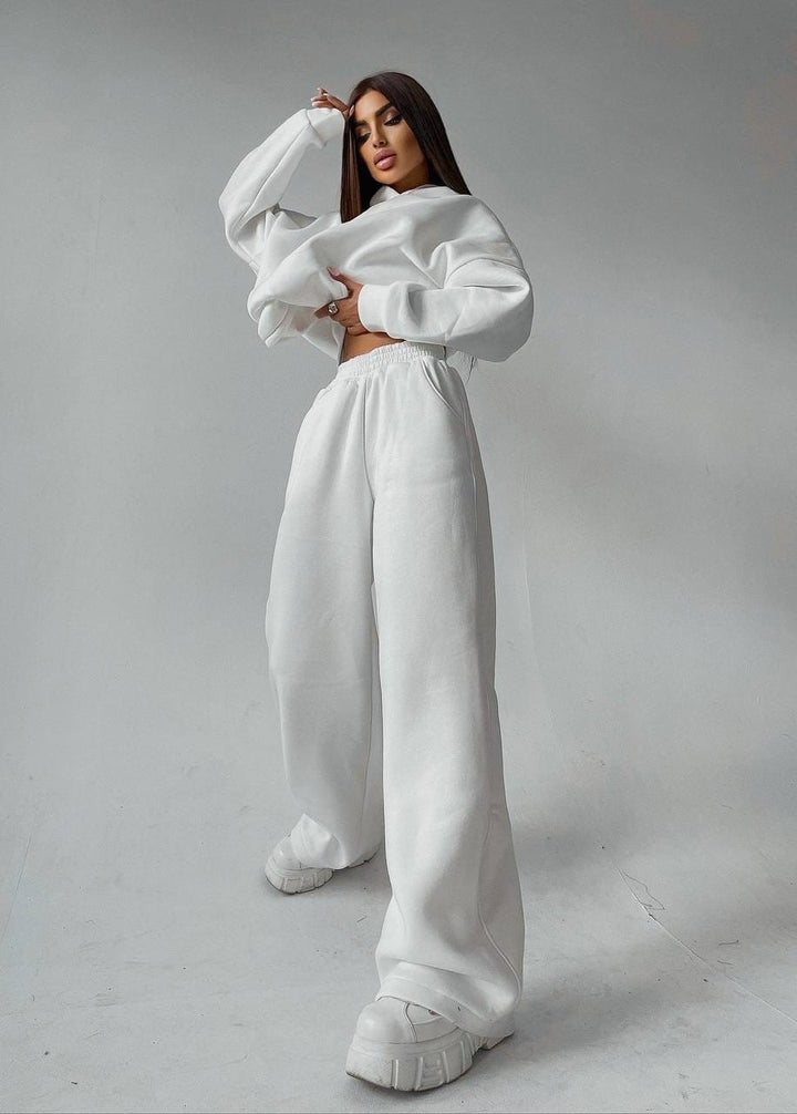 Casual and trendy jogger set for women with oversized hoodie Lune London