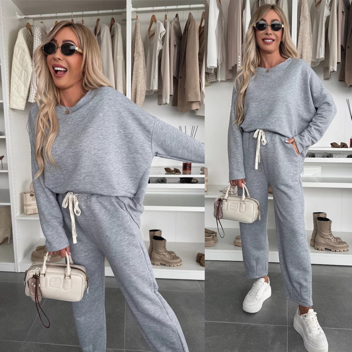 Women’s loungewear set with comfortable elastic waistband and modern sweatshirt