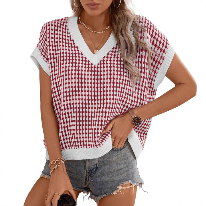 Viscose top for women with a modern check pattern and a chic V-neck