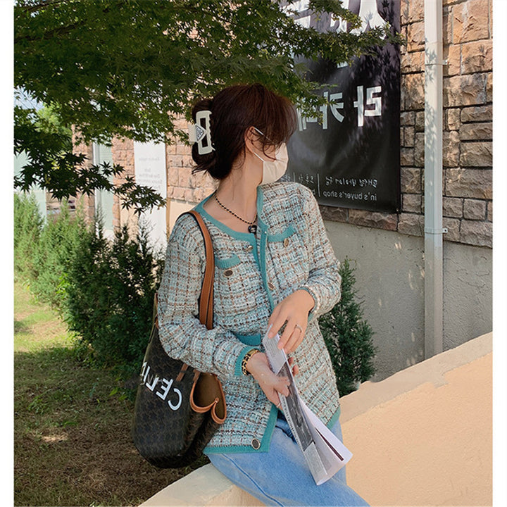 Cardigan for women with an elegant design and practical pockets Lune London