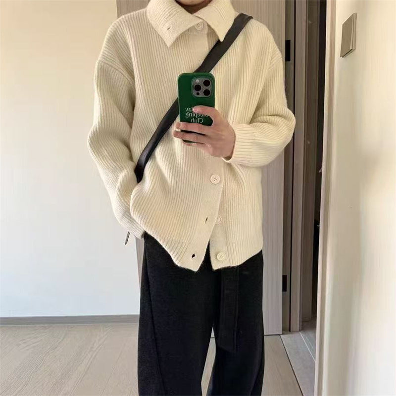 Cardigan féminin confortable avec manches larges et boutons décoratifs Chic & Stil