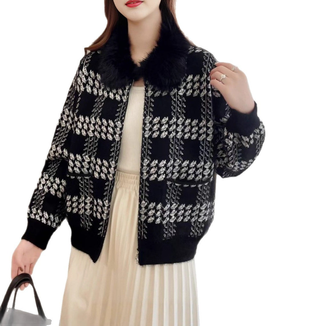 Cardigan pour femmes designer avec col en fausse fourrure luxueux Chic & Stil