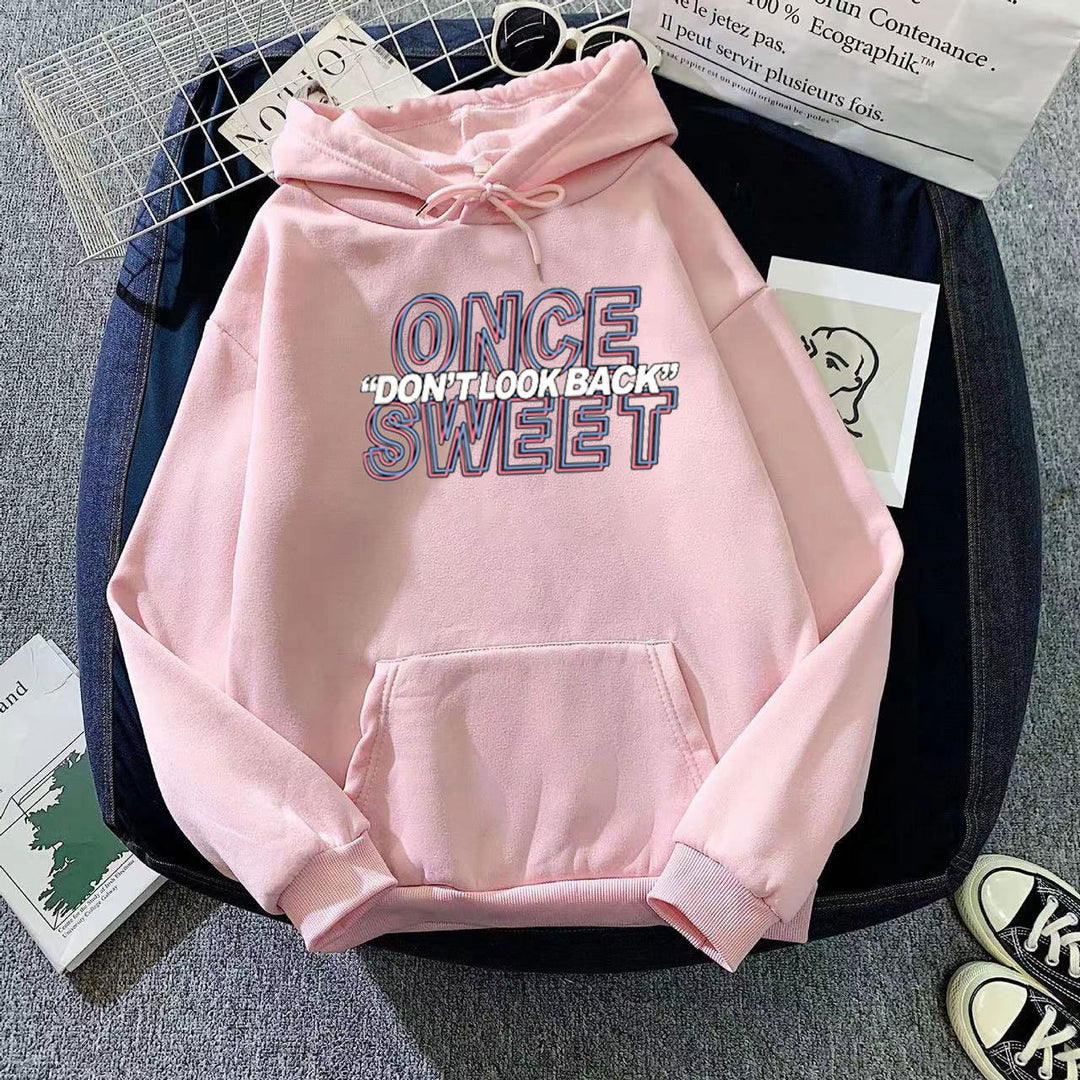 Women's hooded sweatshirt with modern design and comfortable fit Chic & Stil