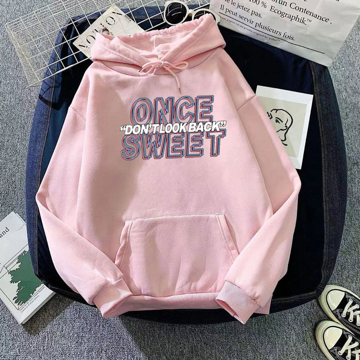 Women's hooded sweatshirt with modern design and comfortable fit Chic & Stil