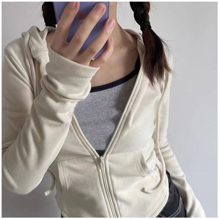 Ladies sporty hoodie with zipper and comfortable fit Chic & Stil