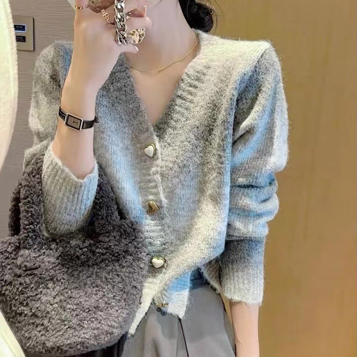 Cardigan pour femmes avec dégradé et boutons en forme de cœur Chic & Stil