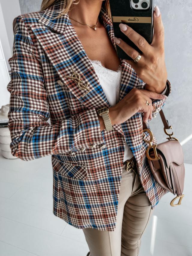 Veste pour femmes à motif à carreaux et détails élégants Chic & Stil