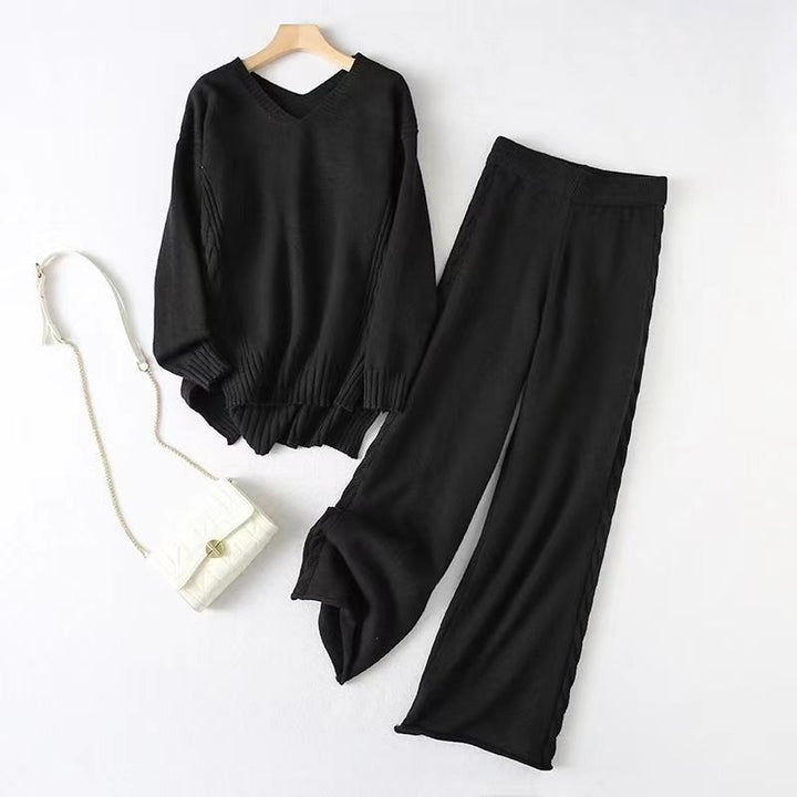 Soft knit set for women with V-neck and ribbed texture Lune London