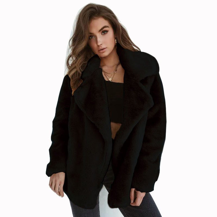 Oversized plush jacket for women with foldable collar and relaxed fit Lune London