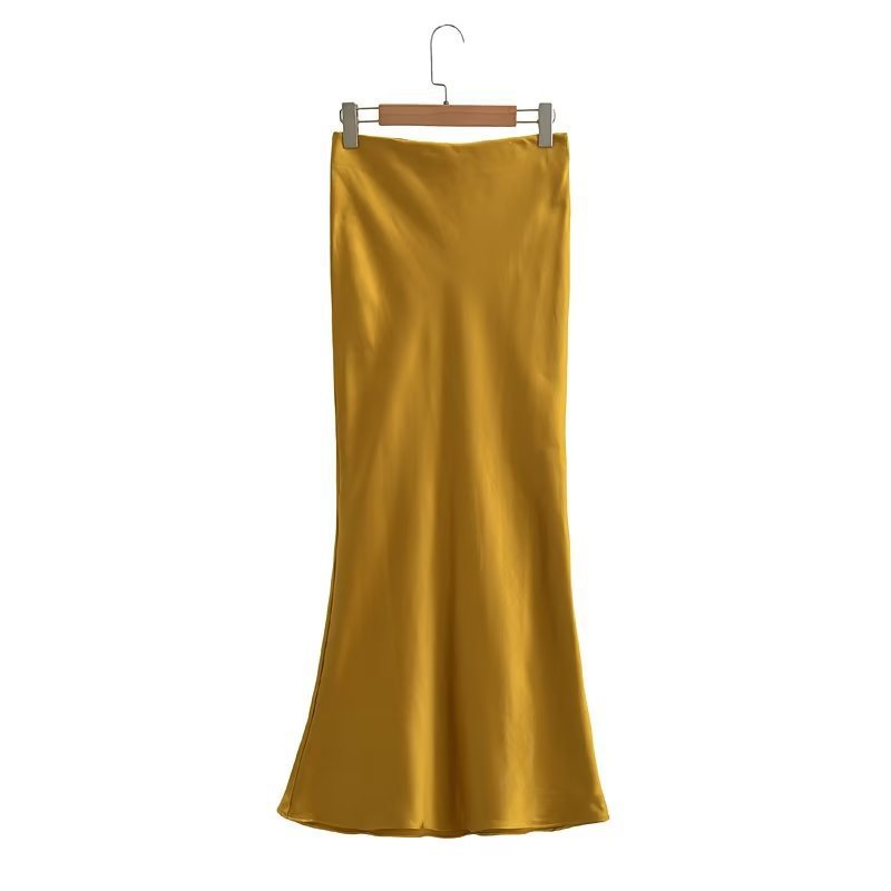 Jupe en satin élégante pour femmes au style minimaliste avec drapé doux Chic & Stil