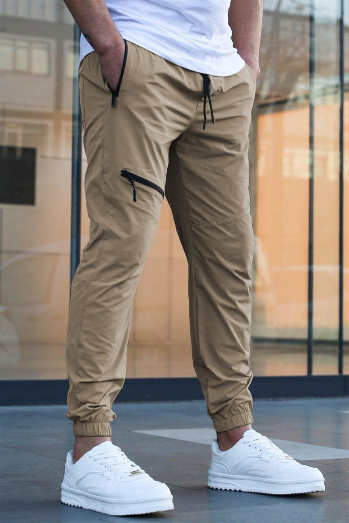 Light sporty pants for men with side zip pockets Lune London