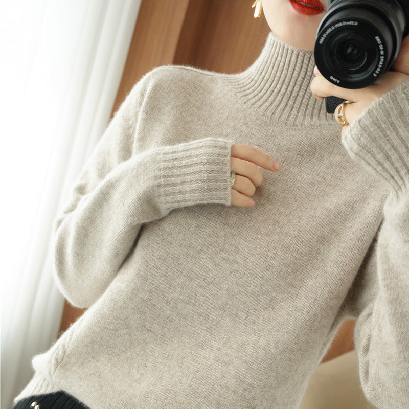 Elegant sweater for women with high collar and fine structure Lune London