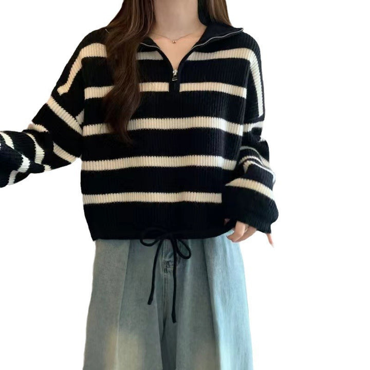 Cropped sweater for women with a high collar and braided hem Lune London