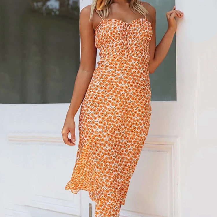 Robe midi florale ajustée pour femme avec une coupe slim et des fronces Chic & Stil