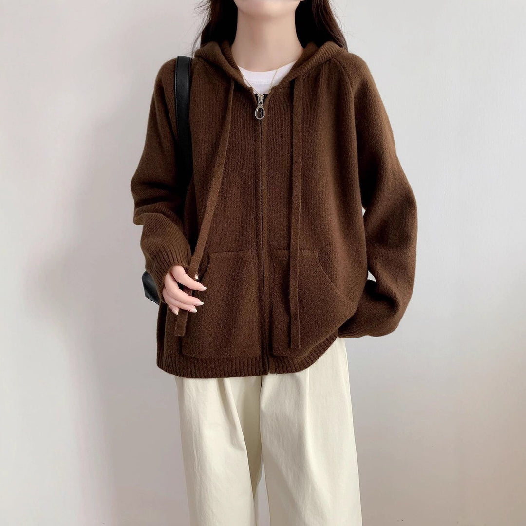Veste à capuche pour femmes surdimensionnée avec une coupe courte et des poches pratiques Chic & Stil