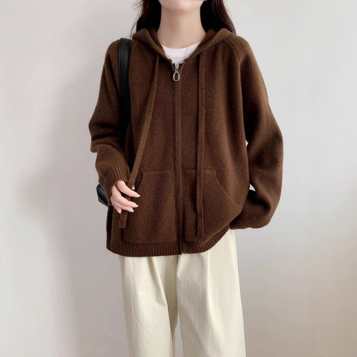 Veste à capuche pour femmes surdimensionnée avec une coupe courte et des poches pratiques Chic & Stil